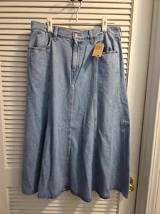 NEW! Womens Levi's Fit and Flar Denim Skirt-Size 32 - Picture 1 of 7