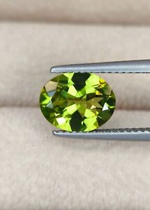 2.14 CTS A BEAUTIFUL PERIDOT WITH EXCELLENT CUTTING OF OVAL SHAPE !!