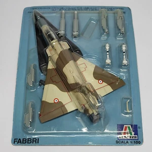 Avión de combate de la Fuerza Aérea Francesa ITALERI AG-P029 escala 1:100 Mirage 2000 - Imagen 1 de 8