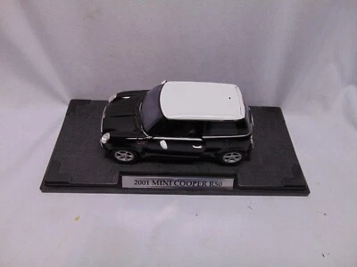 Motor Max 2001 Mini Cooper R50 73100PF 2002 blanco y negro plataforma escala 1/18 Foto 1 de 4