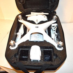 EXCELLENT DJI PHANTOM 4 DRONE with 4K 1080HD CAMERA, CHARGER, BLADES, AND CASE - Picture 1 of 11
