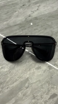 Versace 2180 Sunglasses 10006G Black 100% AUTHENTIC - Image 1 of 4