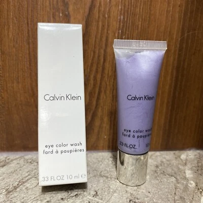 Calvin Klein Eye Color Wash 15 Violeta 0,33 fl.oz Nova Sombra Rara Brilhante - Imagem 1 de 4