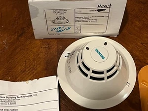 SIEMENS SIGA-HRS-LG INTELLIGENT DETECTOR HEAT/FIXED TEMP RATE OF RISE - Picture 1 of 3