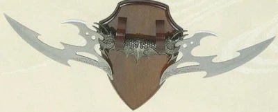 Espada alienígena con placa Foto 1 de 2