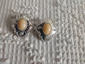 1 3/8"ORANGE WESTERN METAL POST EARRINGS~PALE~ARTSY~SILVERTONE~CUT OUT~BEAD EDGE - Picture 1 of 4