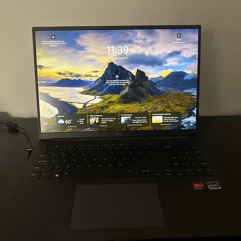 16'' UltraPC Laptop Windows 11 Pro, 16GB LPDDR4x, 512GB, AMD Ryzen™ 5 7530U - Image 1 of 2