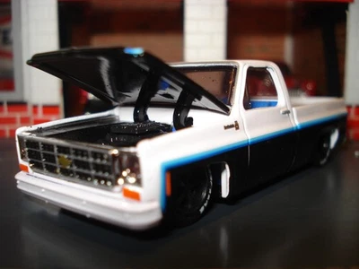 1979 CHEVROLET SILVERADO SS CUSTOM SQUARE BODY TRUCK LIMITED EDITION 1/64 M2 - Image 1 of 4