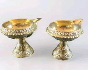 Kuber Diya Brass Oil Lamp on Stand, Home Office Temple, Pooja & Diwali, 2" - Picture 1 of 3