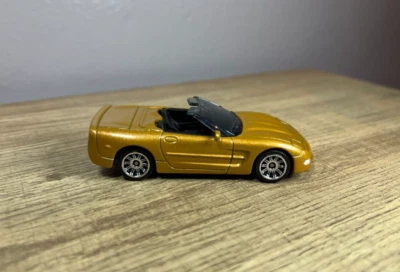 Matchbox - 2000 Chevy Corvette Stingray Convertible - 1:60 Scale Diecast Car - Image 1 of 4