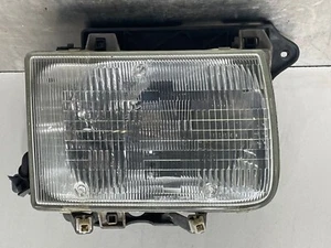 1998 Infiniti QX4 OEM Right Hand Passengers Side Headlight 1997 1999 - Picture 1 of 7