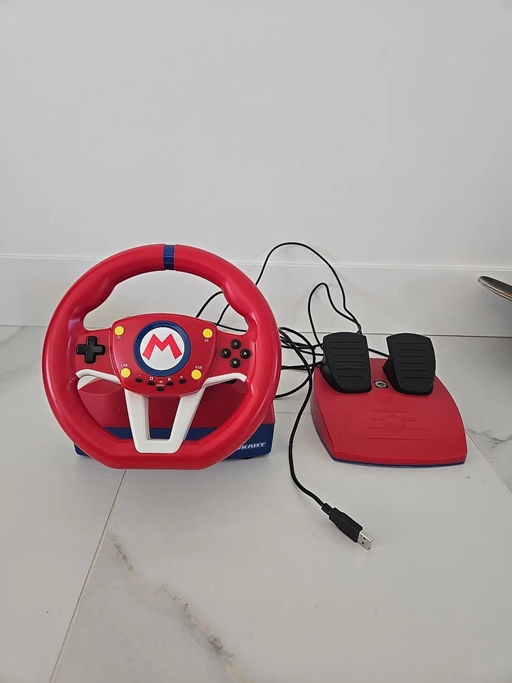 Volante y pedales Nintendo Switch Mario Kart - Usado 1 vez Foto 1 de 3