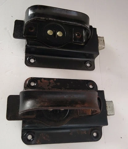 VINTAGE TWIST HANDLE LATCH BARN SHED SALVAGE LOT OF 2 WORK GOOD! Cover