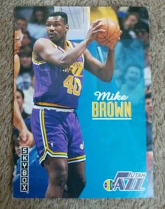 1992-93 SkyBox Utah Jazz Basketball Card #237 Mike Brown - Picture 1 of 2