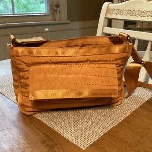 Tommy Bahama Mini Mighty Quilted Travel Puffer Crossbody Bag - Picture 1 of 7