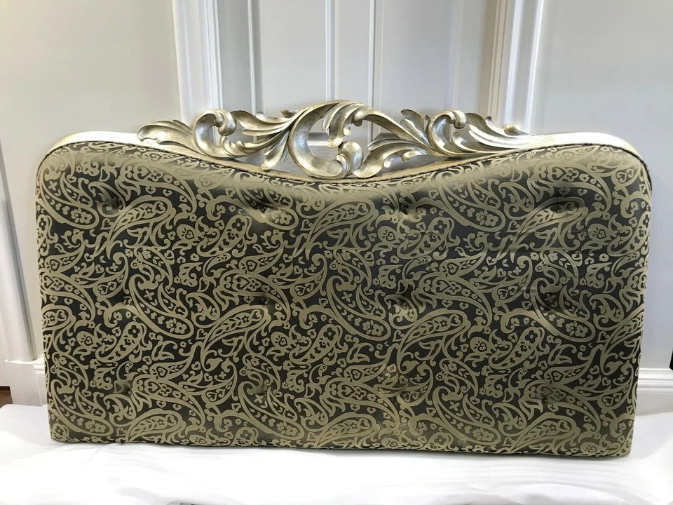 Cabecero King tallado a mano Christopher Guy Foto 1 de 4