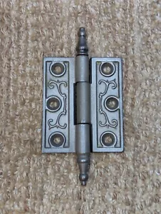 Herrajes para puerta de bisagra de punta de campanario de hierro fundido antiguo ornamentado de 2 1/2" x 3" - Imagen 1 de 7