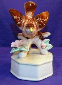 VINTAGE PORCELAIN MUSIC BOX BIRD ON BRANCH W/ PINK FLOWER PLAYS LARA'S THEME - Picture 1 of 6