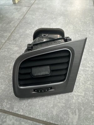 Bocchetta aria anteriore sinistra Volkswagen Golf 7 2012-2019 5G1819709 Foto 1 de 4