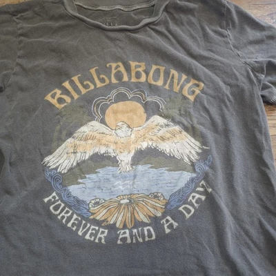 Womans Billabong Graphic Crop Top with Eagle Print Size Medium - Image 1 of 4