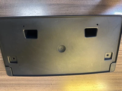 NEW OEM MOPAR LICENSE PLATE BRACKET W HARDWARE -2015-2022 CHRYSLER 300 - Image 1 of 3