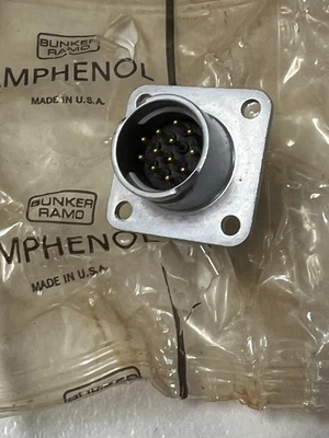 Amphenol Circular 165-11 MIL Spec. 12 Pin Square Flange Receptacle. - Image 1 of 4