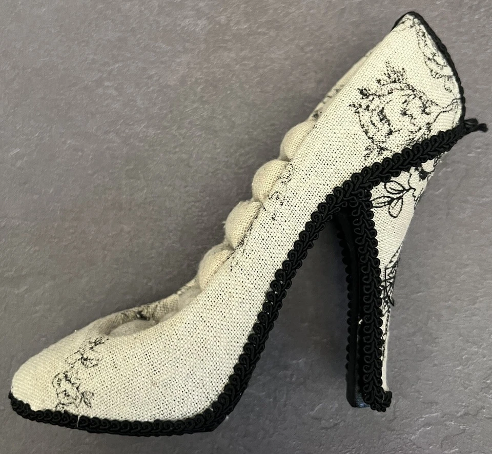 Beautiful Thick Grey Canvas With Rose Pattern Mini High Heel With Ring Slots - image 1 of 4