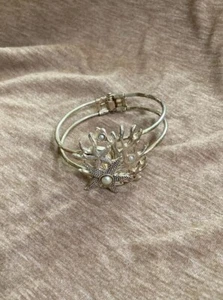 Hinged Bracelet Sea Life Crown Textured Faux Pearl Star Fish C54-2 - Picture 1 of 5