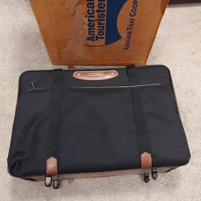 复古 NOS American Tourister 软侧行李箱行李箱黑色轮子 — 第 1/4 张图片