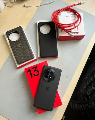 One Plus 13 Pari Al Nuovo 12 -256g - Immagine 1 di 2