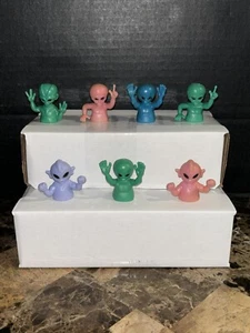 7 Alien Finger Hand Puppets Toys - Picture 1 of 3