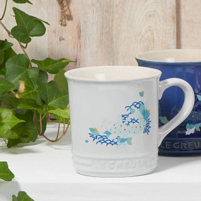 Le Creuset лотос Vapeur пара кружки чашки комплект из 2 синий Koi рыбы новый - Изображение 1 из 1