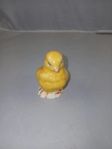 Vintage Ceramic Baby Chick Figurine (2031) - Picture 1 of 7