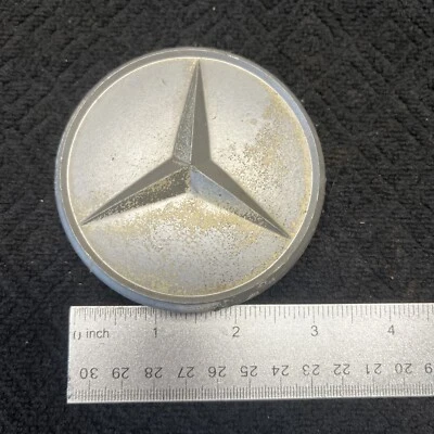 Mercedes Benz OEM Bundt Wheel Center Rim Cap Mexican Hat Hub Dust Cover E0636 - Image 1 of 4