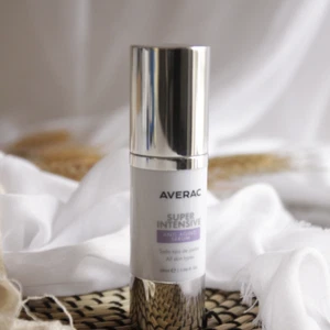 Con AVERAC intenso contro l'invecchiamento cutaneo! Siero antietà super intensivo, 30 ml - Foto 1 di 4