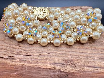 Pulsera de cuentas de perlas tejidas broche tono dorado ornamentado motivo de flor de cristal 7 pulgadas Foto 1 de 4