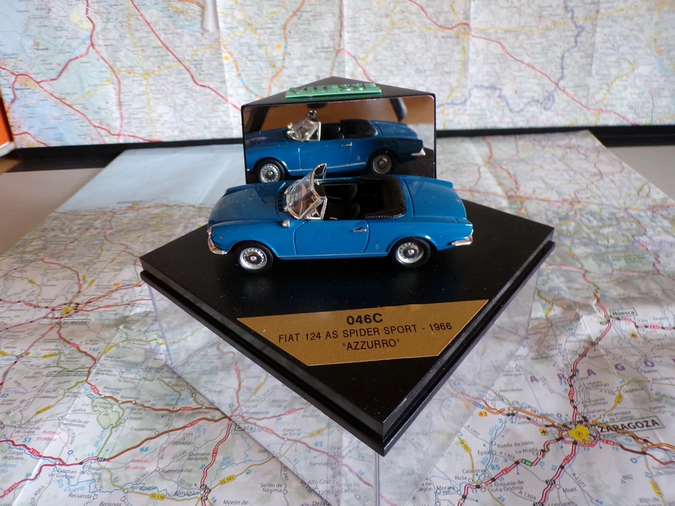 FIAT 124 Spider Azurro 1966  VITESSE 1/43 en boite - Photo 1/1