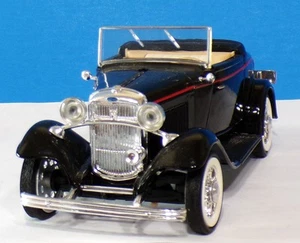 1932 FORD ROADSTER MODEL 1/24th. - Picture 1 of 6