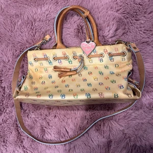Vintage Y2K Dooney & Bourke DB Heart Letter Monogram yellow Tassel Handbag Purse - Picture 1 of 8