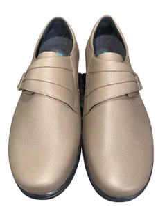 Apex Work Shoe Tan Leather Upper Rubber Slip Resistant Strap Closure Sz 10.5 W - Picture 1 of 10