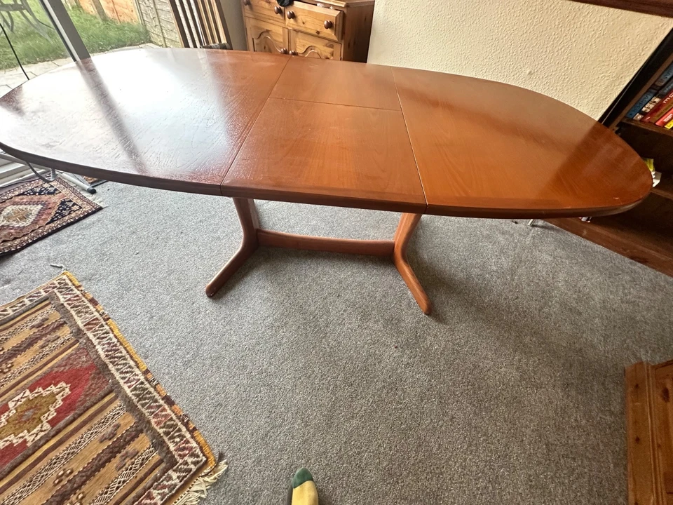 G Plan 1980s 6-8 Seater Extending Dining Table - Image 1 of 3