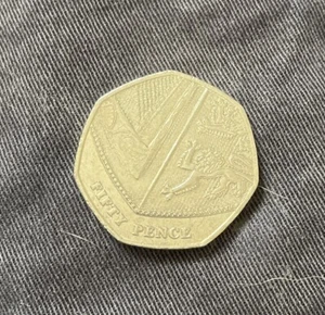 50p Münze - 2014 Schildsegment - Bild 1 von 2