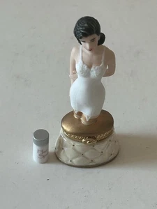 1950’s Style Dessous PHB Porzellan aufklappbare Schmuckschatulle mit Haarspray Schmuckstück - Bild 1 von 6