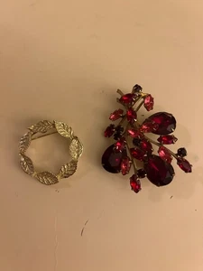 2 Vintage Brooches: Goldtone Wreath (Germany) & Red Rhinestone leaf Bouquet - Picture 1 of 7