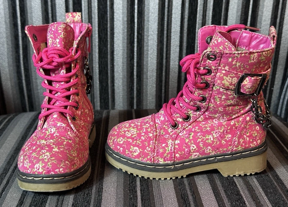 Botas Florales Niñas Pequeñas Talla 9C Rosa Flor Cadena Eslabón Hebilla Encaje Combate Foto 1 de 4