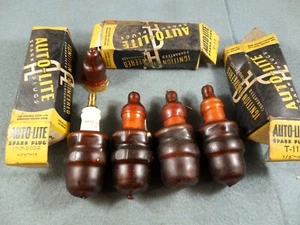 4 New Auto-Lite T-11 Spark Plugs 7/8-18 Military Cosmoline Vintage Antique USA - Picture 1 of 2