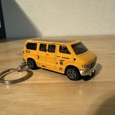 Dajiban 道奇 Van 黄色压铸钥匙链 1: 64 风火轮火柴盒 — 第 1/4 张图片