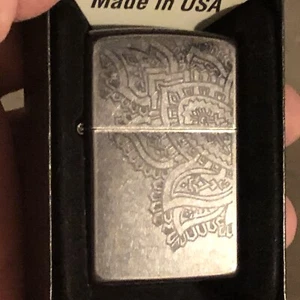 Accendino Paisley ZIPPO Ghiacciato Marlboro Nuovo In Scatola K-19 Grigio Tramonto - Foto 1 di 8