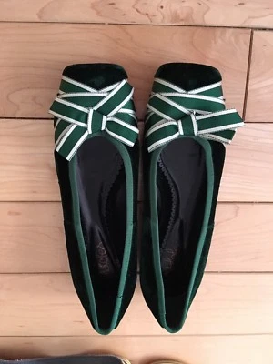 NUEVO Maloles Verde y Blanco Lazo Plano Suela Terciopelo Talla 36.5 Puntera Cuadrada Foto 1 de 3