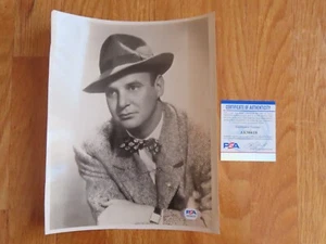 JACKIE COOGAN signed 8x10 Photo PSA AK36619 UNCLE FESTER Addam's Family THE KID - Picture 1 of 3